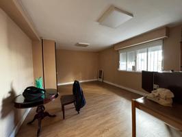 ¿NECESITAS ESPACIO Y AMPLITUD? ¿Y EN EL CENTRO? ESTA VIVIENDA PUEDE SER TU SOLUCIÓN photo 0