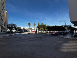 VIVIR EN UN GRAN PISO A ESCASOS METROS DEL CENTRO, ES REAL Y con todos los servicios al alcance photo 0