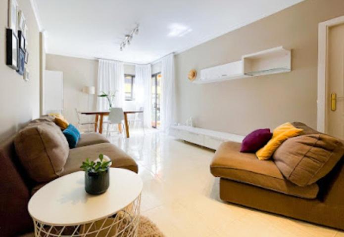 MODERNO APARTAMENTO EN PARQUE DE LA REINA photo 0