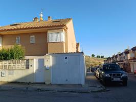 Casa - Chalet en venta en Camarma de Esteruelas de 193 m2 photo 0