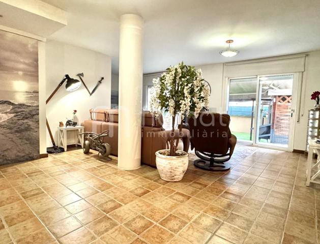 Piso en venta en Salt de 90 m2 photo 0