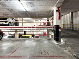 Plaza De Parking en venta en Girona de 14 m2 photo 0