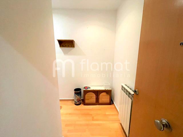 Piso en venta en el Eixample Sud, Girona. photo 0