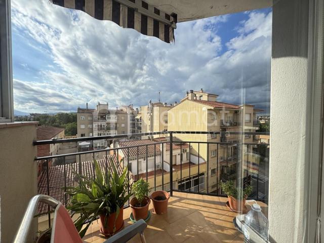 VIVIENDA DE 4 HABITACIONES CON PARKING EN GIRONA photo 0