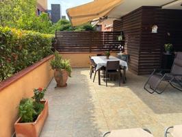 IMPECABLE PLANTA BAJA DE UNOS 93M2 EN RESIDENCIAL CON PISCINA photo 0