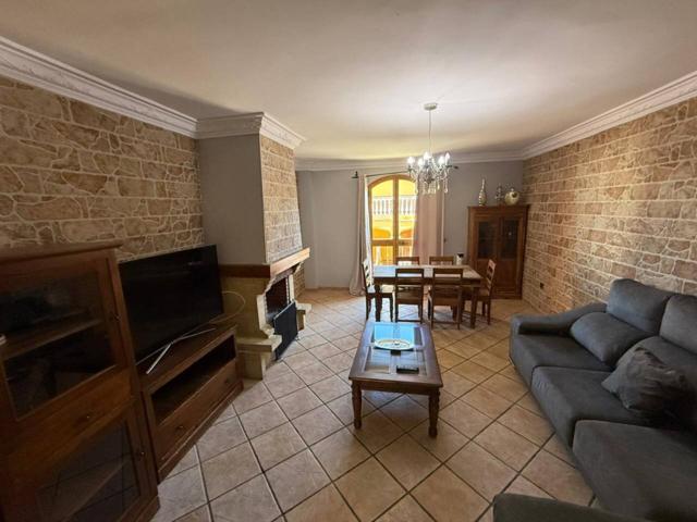 CASA PRIVADA DE 200 METROS JUNTO AL CENTRO - HUERTA FAVA photo 0