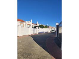 CASA ADOSADA EN SEGUNDA LINEA DE PLAYA Y EN EL CENTRO DE ALMERIMAR. photo 0