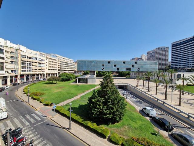Piso de Lujo en el Corazón de BENIDORM: 4 Dormitorios, 2 Baños photo 0