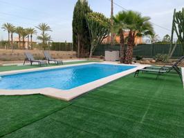 Chalet en Perleta con amplio jardín y piscina propia photo 0