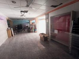 SE VENDE LOCAL COMERCIAL PLAZA APARADORAS photo 0