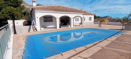Impresionante Chalet Seminuevo en Hondon de las Nieves - La Solana photo 0