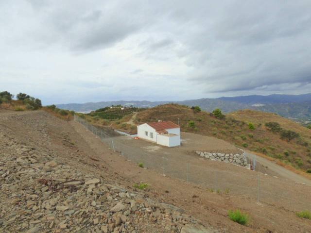 MAGNIFICA FINCA CON VIVIENDA photo 0