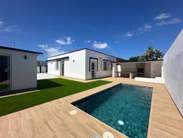 CHALET NUEVO A ESTRENAR CON PISCINA photo 0