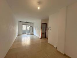 Piso en venta en Figueres de 82 m2 photo 0