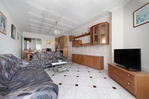 Piso en venta en la C. Gran Via Pau Casals photo 0