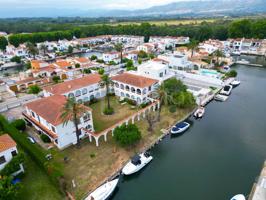 PISO EN EL CANAL SEGRE photo 0