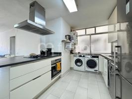 PISO REFORMADO CON ASCENSOR Y BALCÓN photo 0