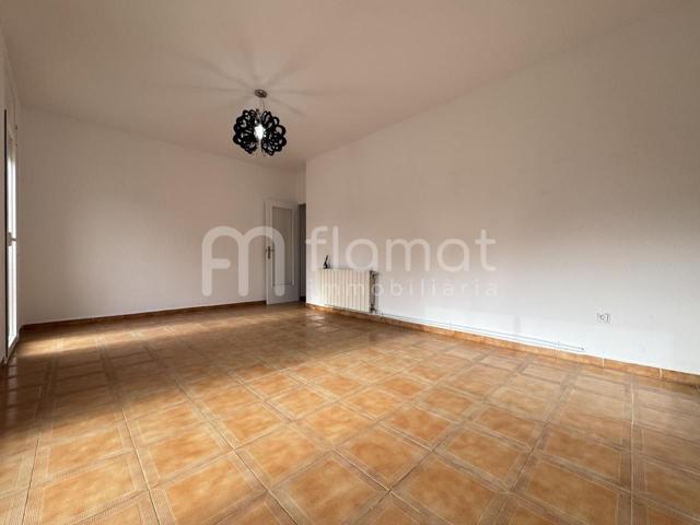 PISO DE TRES HABITACIONES EN EL CENTRO DE ROSES photo 0