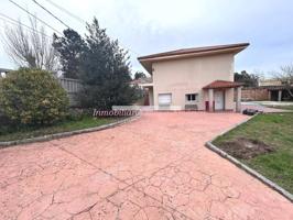 Nigrán, casa con jardín y barbacoa, cerca del centro en 315.000 € photo 0