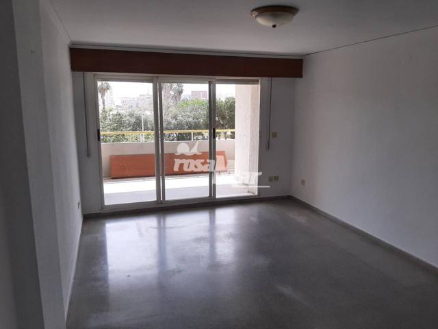 Se vende luminoso apartamento en playa de Gandia photo 0