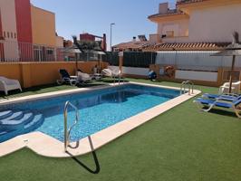 Vive cerca de todo en La Tercia: dúplex con terraza, piscina y amenidades a pocos pasos. photo 0