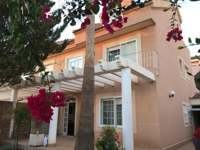 Chalet de 3 plantas en Bahía photo 0