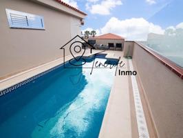 Villa de 3 dormitorios con piscina privada en Callao Salvaje photo 0