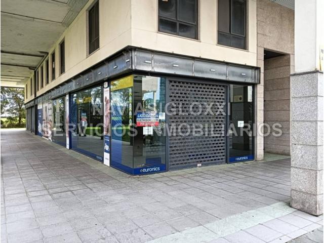 Bajo acondicionado de 220 m2 con mucha fachada photo 0