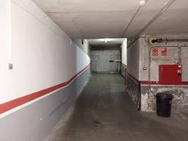 Parking en alquiler en el centro de Horta photo 0
