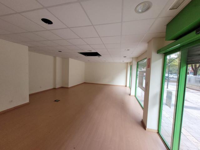 Local en Alquiler photo 0