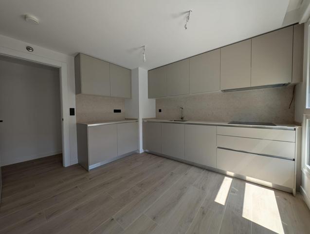 🏡 Exclusiva Vivienda Reformada junto a Plaza de Los Sitios photo 0