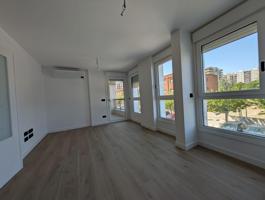 🏡 Exclusiva Vivienda Reformada junto a Plaza de Los Sitios photo 0