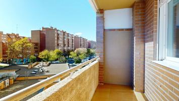 Encanto y funcionalidad en un piso con terraza y piscina en el Actur photo 0