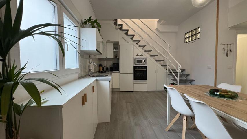 VENTA DE CASA UNIFAMILIAR CON 3 VIVIENDAS INDEPENDIENTES EN GALDAR photo 0