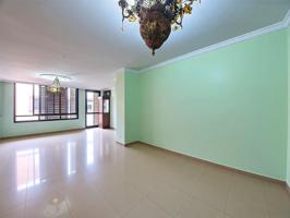 Piso en venta en Guanarteme, a pasos de Las Canteras y Mesa y López photo 0