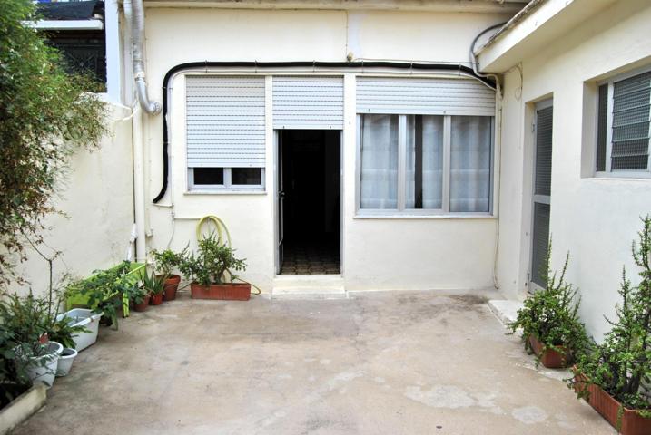 Casa en venta en el centro histórico de Benifaió photo 0