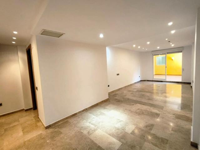 Excelente Piso en venta con Terraza , Trastero y Garaje  – Ubicación Céntrica y Tranquila photo 0