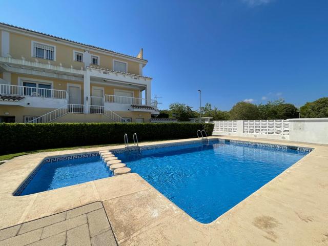 Exclusivo Adosado en Venta en la Playa de Gandia - Espacio, Comodidad y Elegancia photo 0