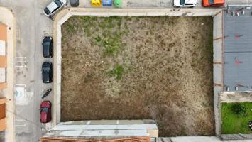 Oportunidad única de inversión – Terreno urbano en esquina de 700 m² en el corazón de Palma de Gandi photo 0