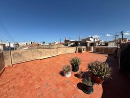 Casa de pueblo para reformar en Bellreguard – Amplia, con terraza y gran potencial photo 0