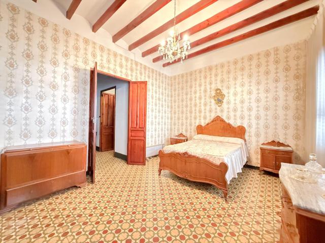 Casa de pueblo para reformar en Oliva – 2 plantas, 5 dormitorios y dos terrazas photo 0