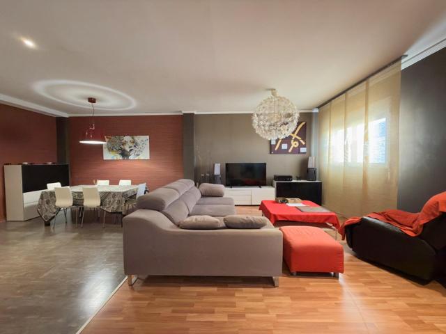 Piso amplio en Raval (Gandía) — 150 m², 3 dobles, 2 baños, gran salón y cocina con despensa photo 0