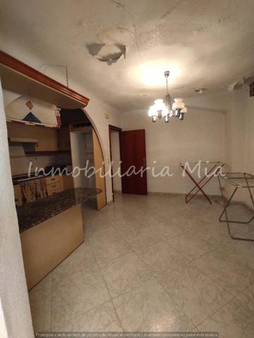 SE VENDE CASA EN EL CENTRO CON BAJO COMERCIAL. photo 0