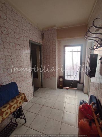 SE VENDE CASA EN EL CENTRO CON BAJO COMERCIAL. photo 0