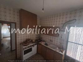 Oportunidad en Vélez-Rubio: amplia casa de 220 m² con local y patio photo 0