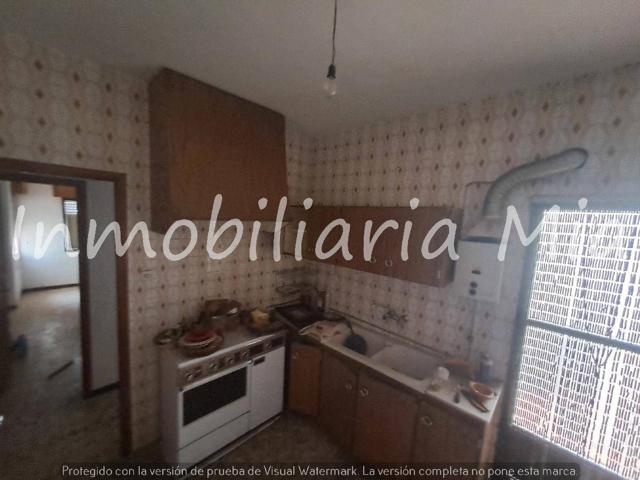 Oportunidad en Vélez-Rubio: amplia casa de 220 m² con local y patio photo 0