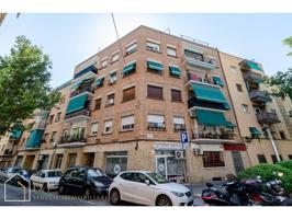 Piso en venta en Porta(08016) photo 0