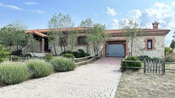 Casa En venta en Pelayos del Arroyo photo 0