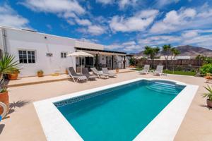 REF 352 ENCANTADORA VILLA SEMIADOSADA EN COSTA PAPAGAYO, PLAYA BLANCA photo 0