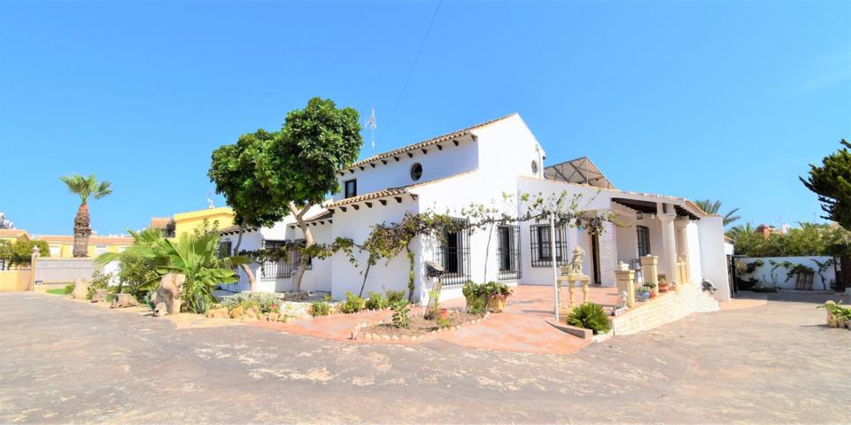Unifamiliar En venta en Villamartín-Las Filipinas, Orihuela Costa photo 0